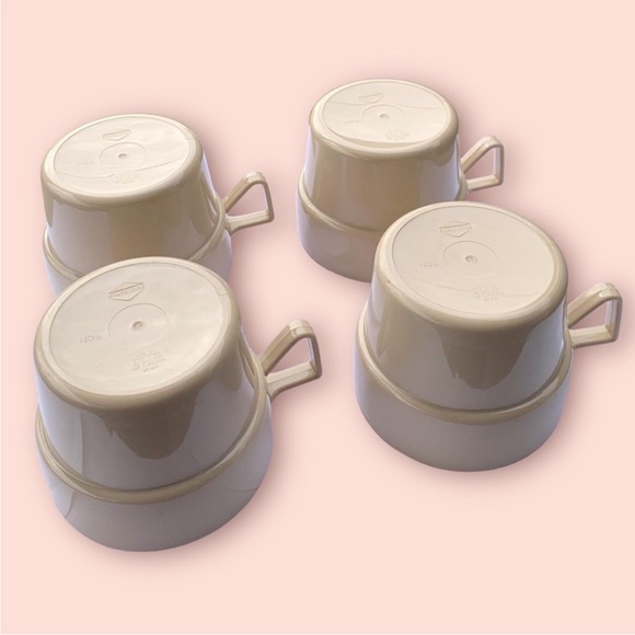 Plastimat Plastic Mugs & Pitcher Set - Picture 7 of 11